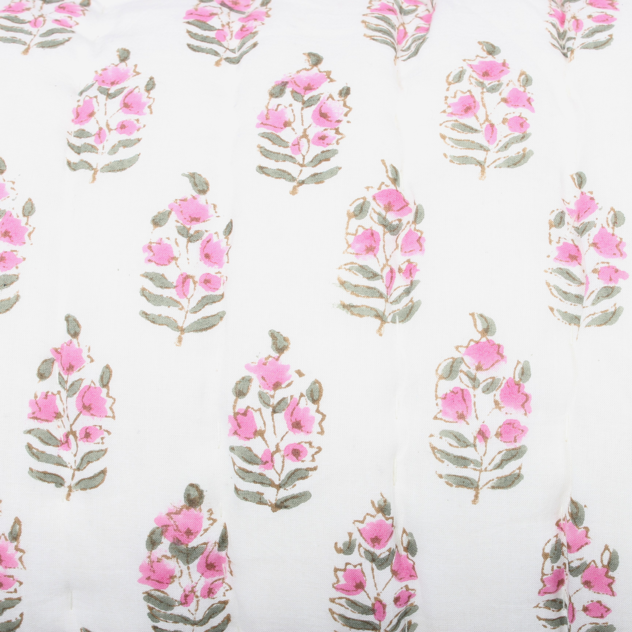 Floral pattern with pink flowers and green leaves on a white background