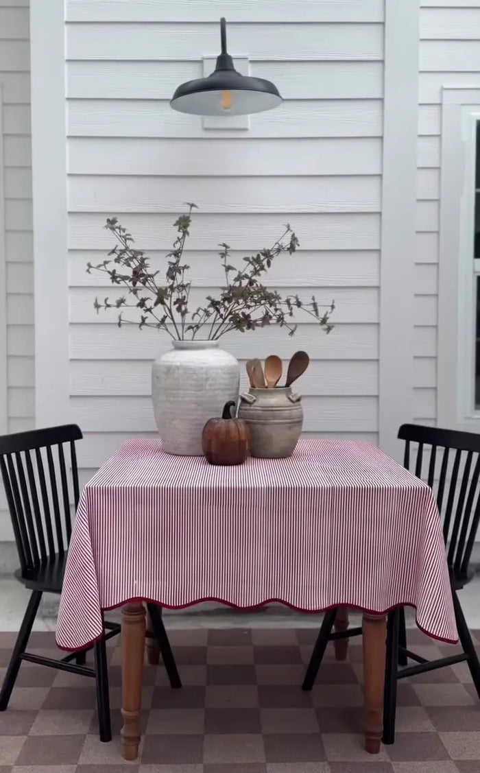Sassy Salmon and Emerald Green Square & Rectangle Tablecloth